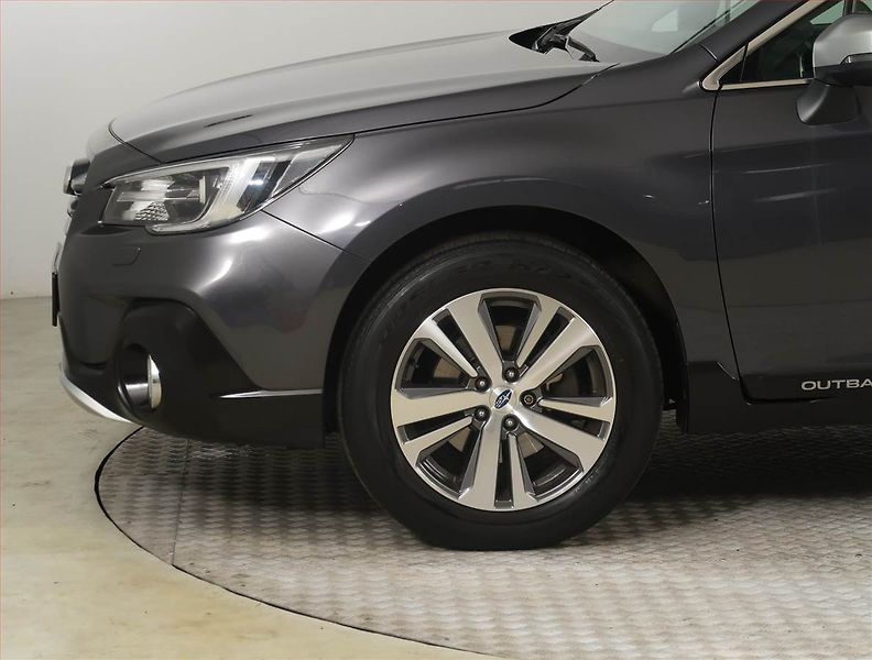 Subaru Outback (2020) 2.5 i - fotka 15 z 27