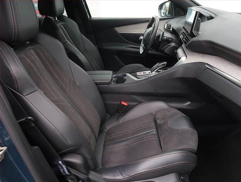 Peugeot 3008 (2022) GT 1.2 PureTech, Automat,Masáž - fotka 9 z 22