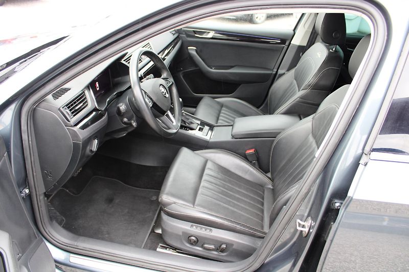 Škoda Superb (2019) 2,0TDI LAURIN & KLEMENT  LED - fotka 9 z 21