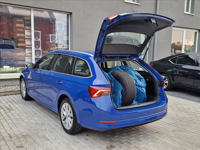 Škoda Octavia 2.0 TDI Style Combi,ČR,1.Maj. - fotka 41 z 50