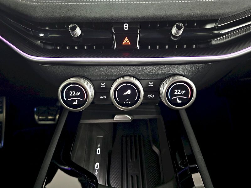 Škoda Superb (2025) 1.5TSi 110kW SPORTLINE TAŽNÉ - fotka 23 z 31
