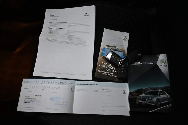 Škoda Superb (2022) 2.0 DSG LED VIRTUAL ACC Kamera - fotka 29 z 36
