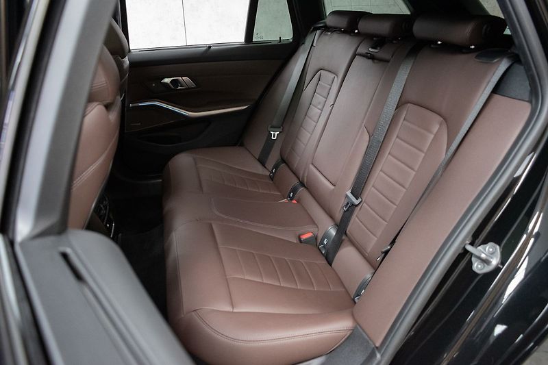 BMW Řada 3 320d xDrive ///M*ZÁRUKA*ČR 1.M - fotka 11 z 48