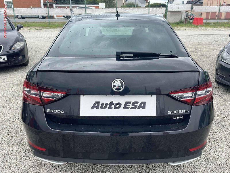 Škoda Superb (2017) 2.0TDi 4x4, ČR, DSG, bixen - fotka 5 z 23