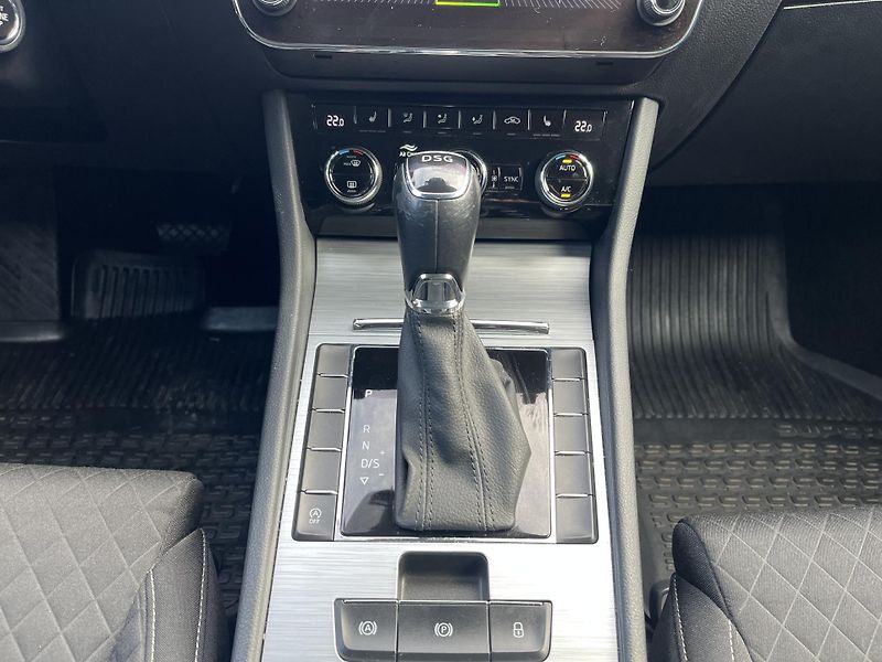 Škoda Superb (2020) 2,0TDi  110Kw  DSG  AMBIENTE - fotka 15 z 19