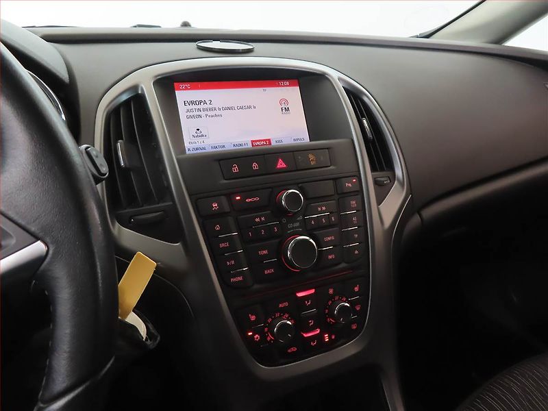 Opel Astra (2015) 1.4 T, Tempomat, Park. senzory - fotka 12 z 15