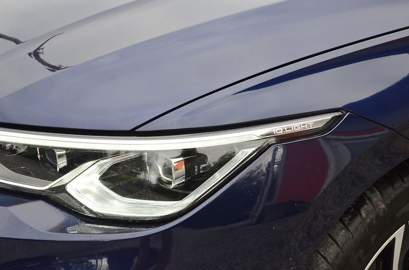Volkswagen Golf (2022) 2.0 TSi 140kW DSG Style iQ-LED - fotka 9 z 50