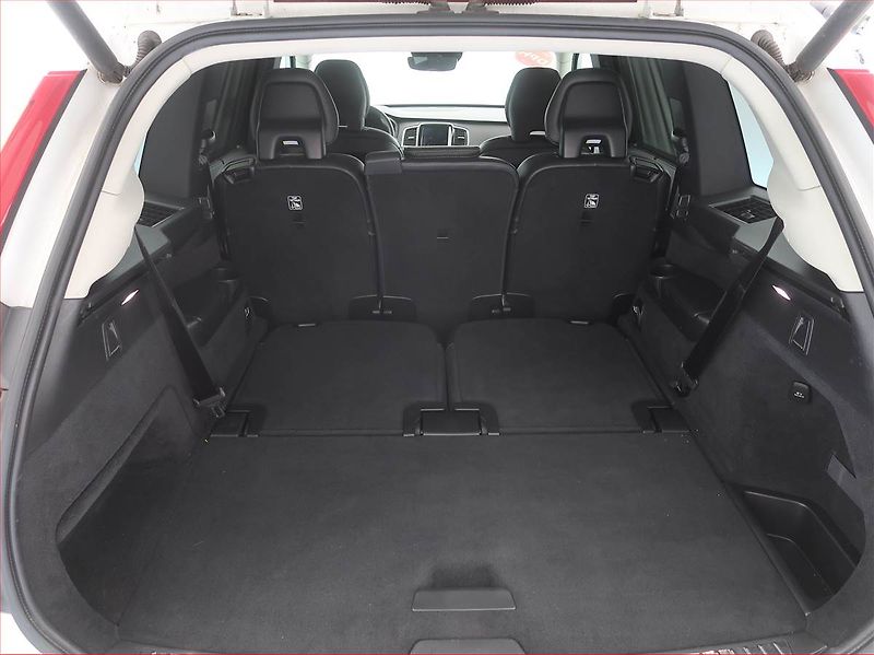 Volvo XC90 (2018) D5 AWD - fotka 11 z 17
