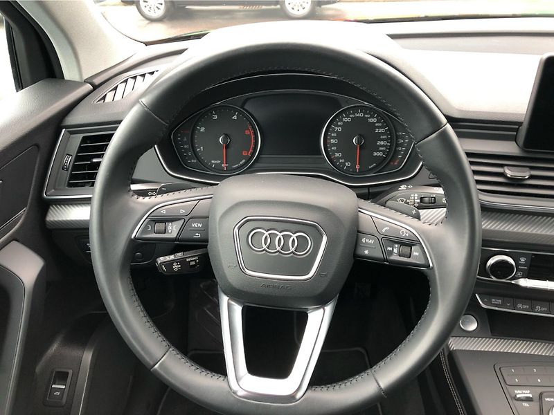 Audi Q5 DESIGN 2.0 TDI 140 KW Quattro - fotka 17 z 30