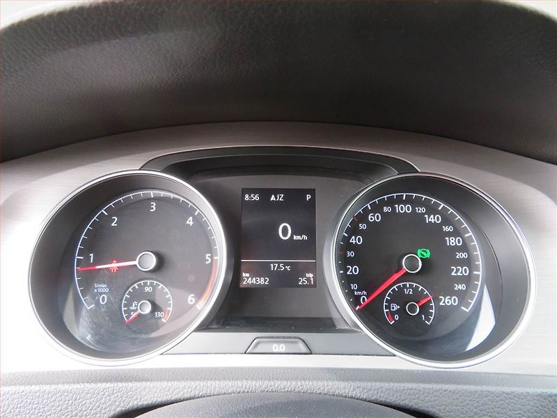 Volkswagen Golf (2016) 1.6 TDI, Automat, Serv.kniha - fotka 11 z 17