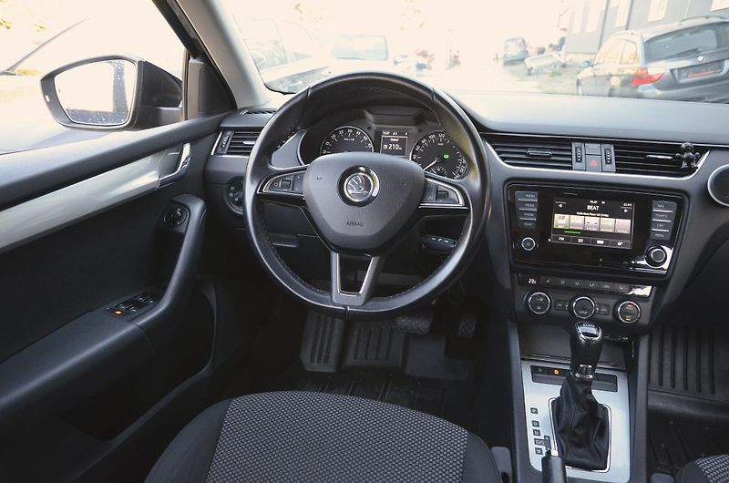 Škoda Octavia (2014) 2.0 TDi 110kW DSG AMB./ TAŽNÉ - fotka 17 z 33