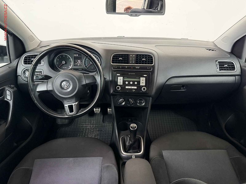 Volkswagen Polo (2012) 1.2 TSi, Style, výhřev sed - fotka 8 z 15