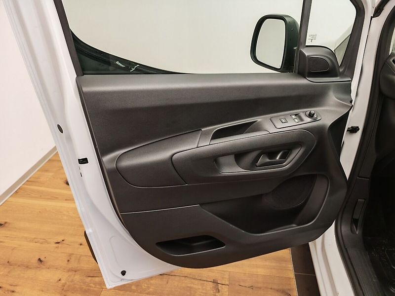 Toyota ProAce City 1.5 D-4D 130k Extra LWB Active - fotka 12 z 24