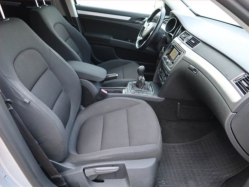 Škoda Superb (2014) Ambition 2.0 TDI, Navi - fotka 9 z 18