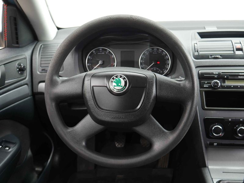 Škoda Octavia (2011) 1.2 TSI, 2.maj,ČR, AC, el. - fotka 13 z 14