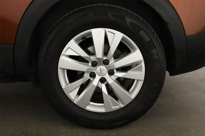 Peugeot 3008 (2019) 1.2 PureTech, Serv.kniha, Navi - fotka 11 z 13