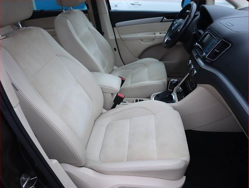 Volkswagen Sharan (2012) 2.0 TDI, Automat, Kůže, Navi - fotka 9 z 22