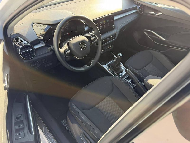 Škoda Fabia Top Selection 1,0 TSI 85 kW 6° - fotka 7 z 30