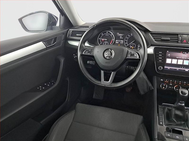 Škoda Superb (2018) 2.0 TDI, Navi, Bi-Xenony - fotka 7 z 19