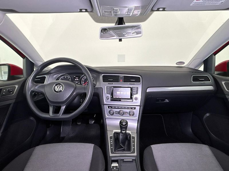 Volkswagen Golf Trendline - fotka 5 z 28