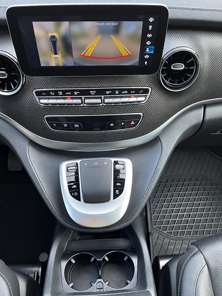 Mercedes-Benz Třídy V (2021) Mercedes-Benz V 300 d 4MATIC  - fotka 4 z 30