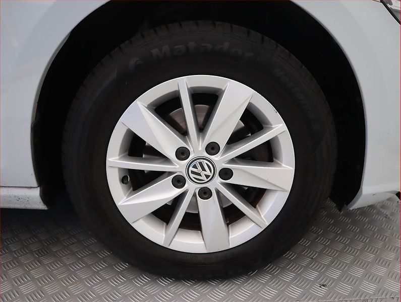 Volkswagen Golf (2018) 1.0 TSI, Tempomat - fotka 15 z 19