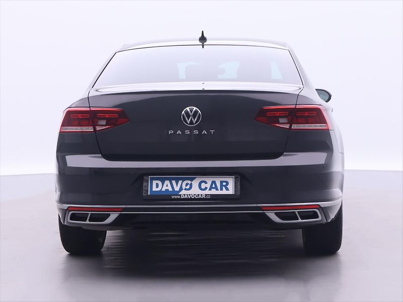 Volkswagen Passat R-line 2,0 TDI 140kW DSG CZ DP - fotka 6 z 32