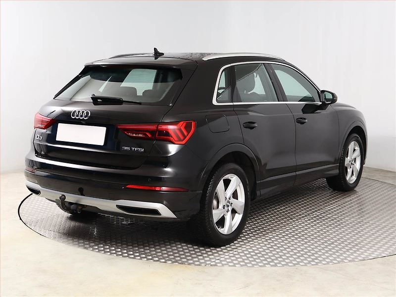Audi Q3 (2019) S line 35 TFSI - fotka 5 z 21