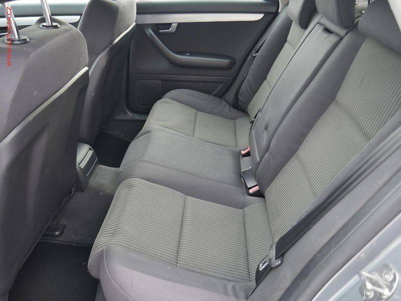 Audi A4 (2006) 1.9 TDi, AAC, TZ - fotka 10 z 14