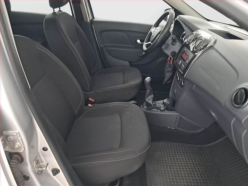 Dacia Sandero (2017) 1.0 SCe, ČR,1.maj - fotka 9 z 15