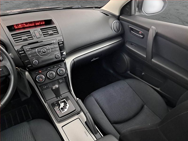 Mazda 6 (2010) 2.0, Automat, Xenony, Tempomat - fotka 7 z 17