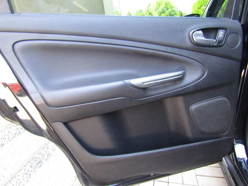 Ford S-MAX (2011) TITANIUM S 2.0 TDCi - fotka 21 z 44