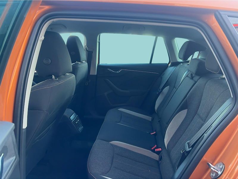 Škoda Scala 1.0TSi Top Selrction 85kW - fotka 12 z 23
