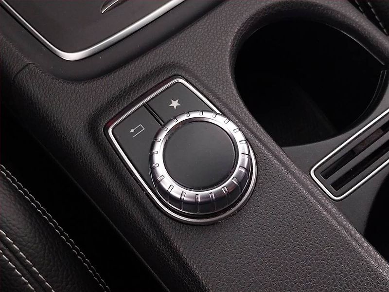 Mercedes-Benz Třídy A (2016) A 200, Automat, Serv.kniha - fotka 19 z 22