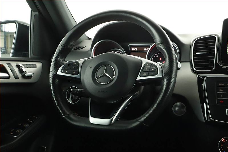 Mercedes-Benz GLE (2017) AMG line 350 d - fotka 7 z 19