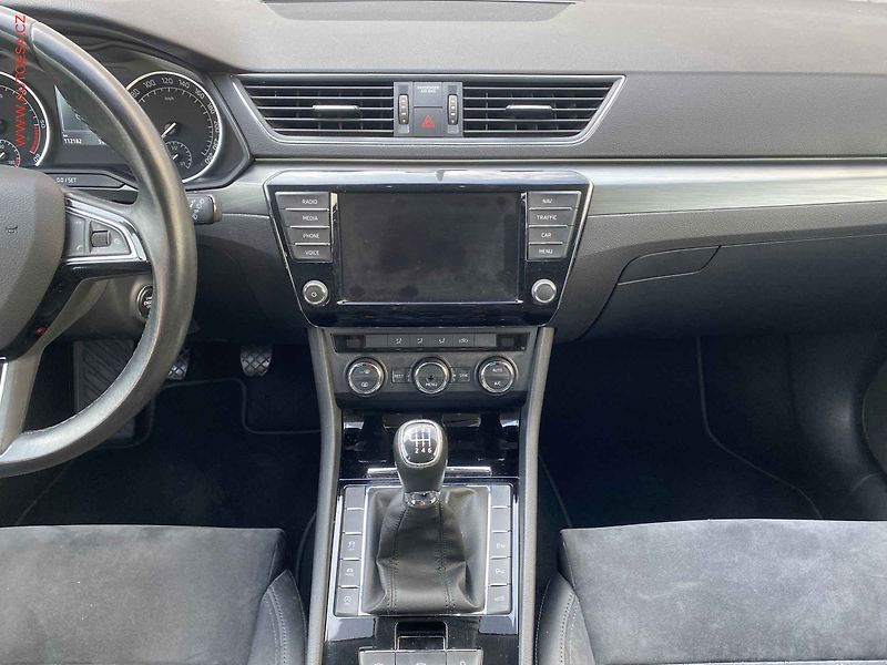 Škoda Superb (2016) 2.0 TDi, Style, kůže, +ALU - fotka 12 z 20