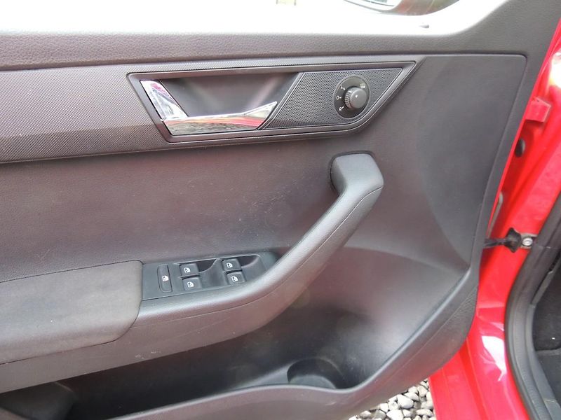 Škoda Fabia (2020) 1.0,Combi,Style,1.majČR,tažné - fotka 21 z 24