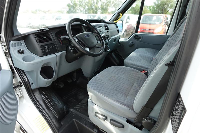 Ford Transit 2,2 TDCi  L3H2 9MÍST BUS KLIMA - fotka 21 z 38