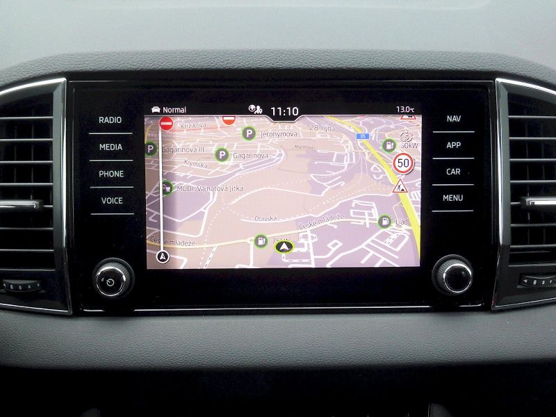 Škoda Karoq (2025) Top Selection 1,5 TSI 110kW - fotka 13 z 29