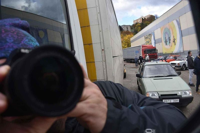 Historie na silnici! Fanoušci starých vozů zaplnili centrum Adamova. Na tradiční Doklikované.