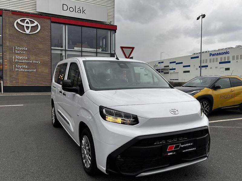 Toyota ProAce City Verso 1.5D MT Business ODBĚR 11/2026 - fotka 1 z 28
