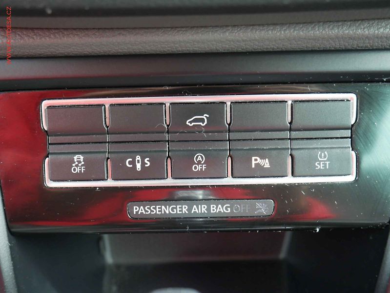 Volkswagen Sharan (2013) 2.0TDi, DSG, bixen, kamera - fotka 19 z 21