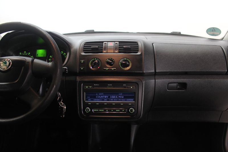 Škoda Fabia (2011) 1.2TSI 63kW Klima  - fotka 24 z 27