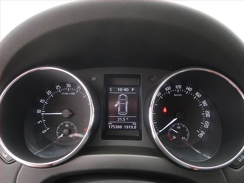 Škoda Yeti (2014) Laurin&Klement 2.0 TDI, 4X4 - fotka 11 z 18