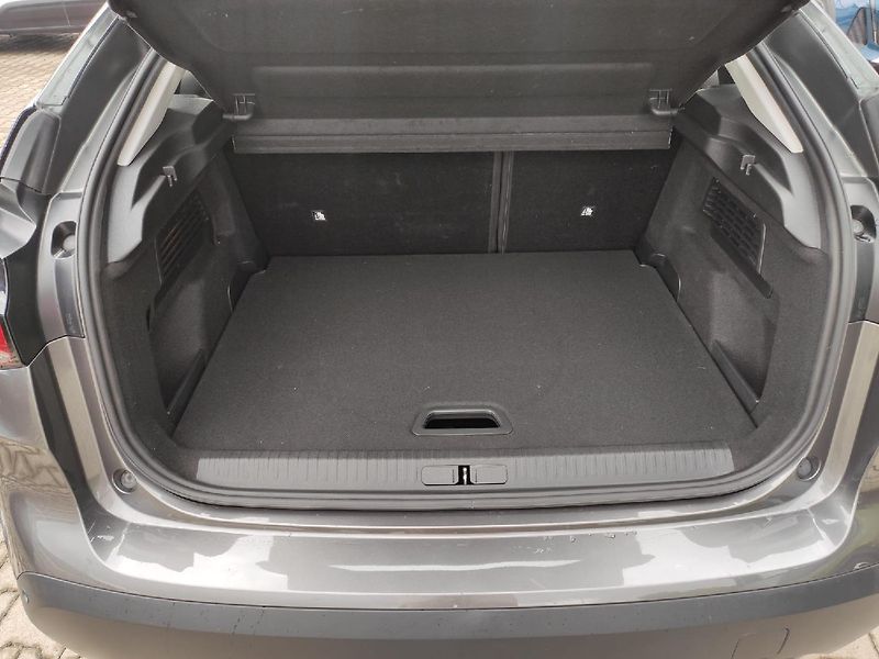 Citroën C4 (2021) C4 FEEL 1.2 130k MAN6 navigace - fotka 7 z 36