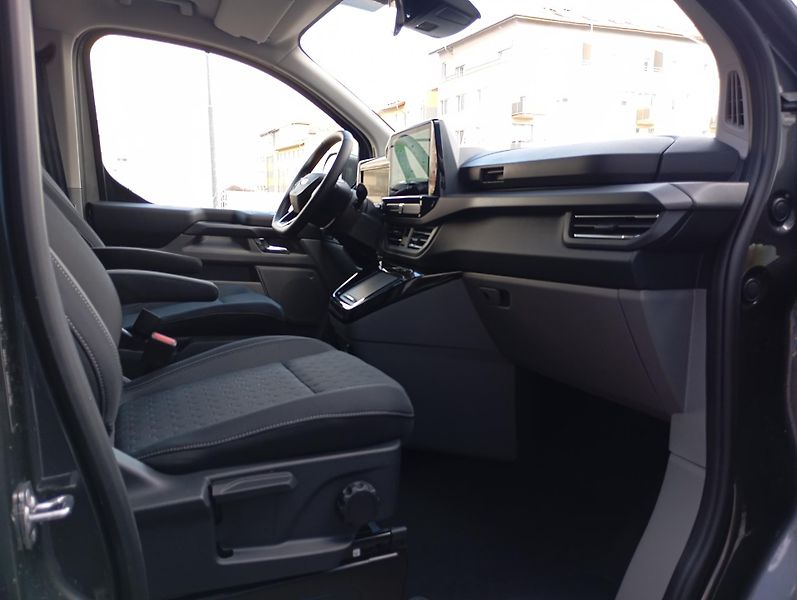 Ford Tourneo Custom (2025) 2.0 170k L2 Titanium Winter - fotka 36 z 47