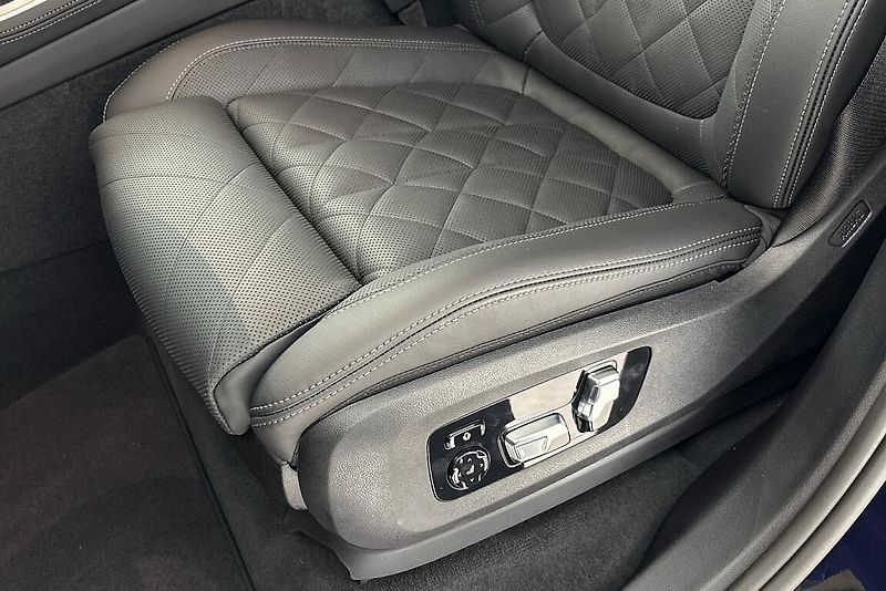 BMW X5 xDrive40d - fotka 7 z 28