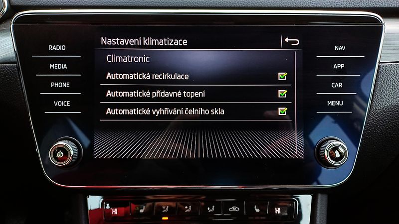 Škoda Superb Superb combi-1.maj-ČR-NEHAV-TZ - fotka 40 z 50