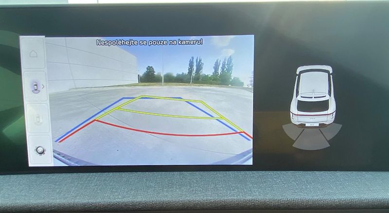 Kia EV6 (2023) 58 kWh, 2023 - fotka 16 z 26