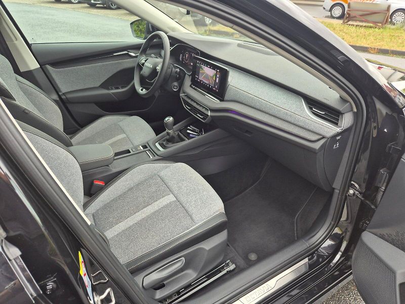 Škoda Octavia (2025) kombi Top Selection 1.5 TSI 11 - fotka 22 z 36
